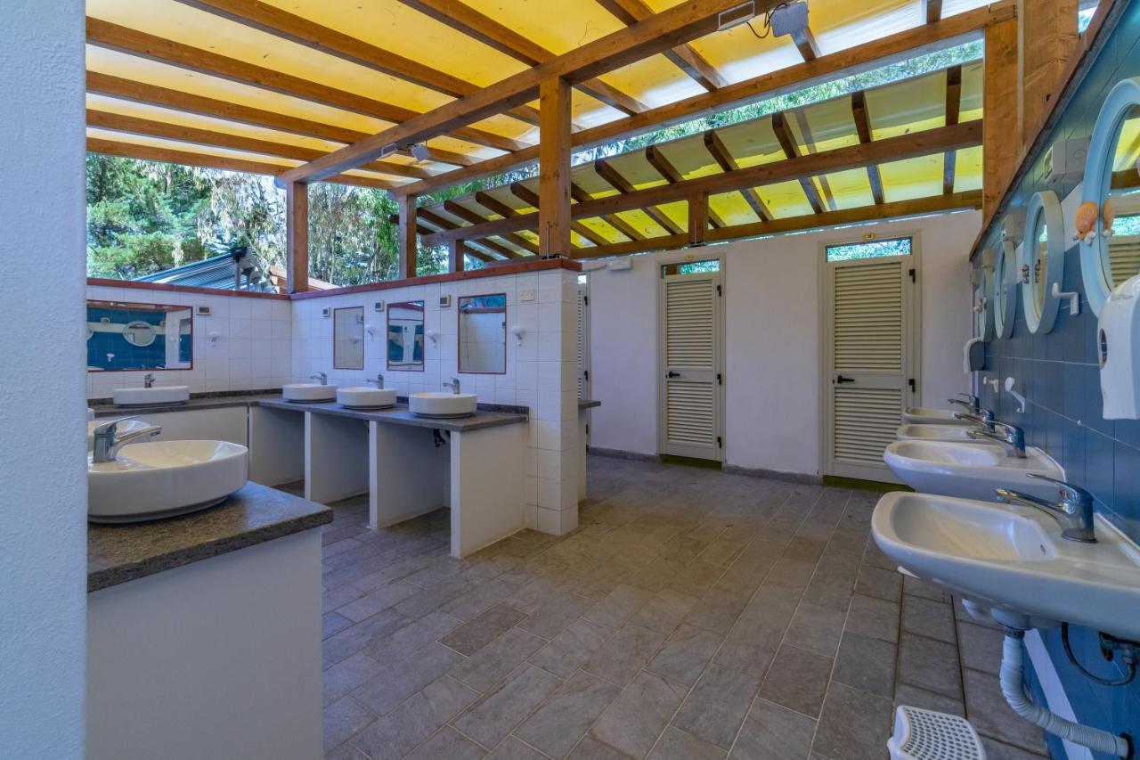 Camping Lacona Capoliveri  Exteriör bild